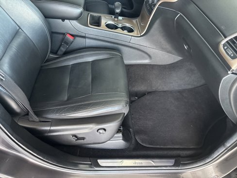 Used 2014 Jeep Grand Cherokee Limited image 32