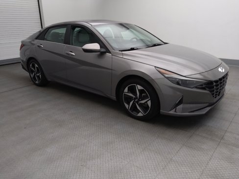 Used 2023 Hyundai Elantra Limited image 11