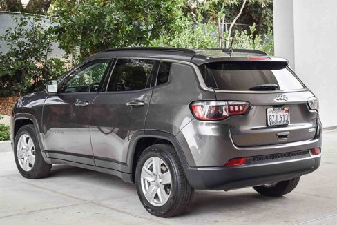 Used 2022 Jeep Compass Latitude image 4
