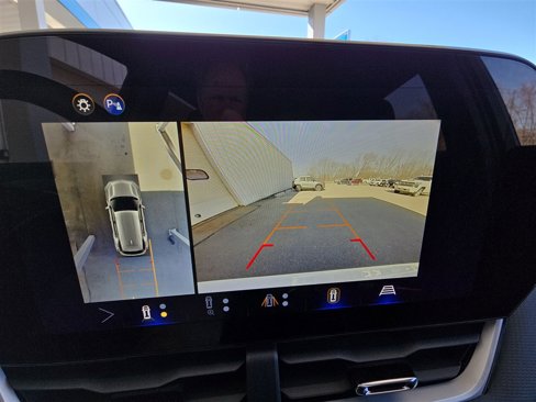 New 2025 Chevrolet Equinox LT w/ Safety and Technology Package image 15