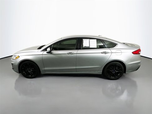 Used 2020 Ford Fusion SE w/ Equipment Group 151A image 4