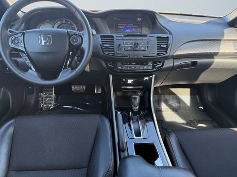 Used 2017 Honda Accord Sport image 10