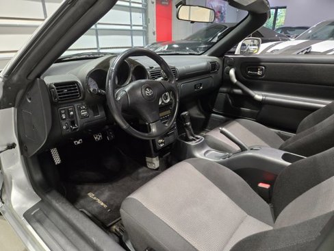 Used 2001 Toyota MR2 image 18