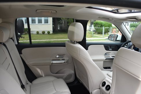 Used 2021 Mercedes-Benz GLB 250 4MATIC w/ Premium Package image 26