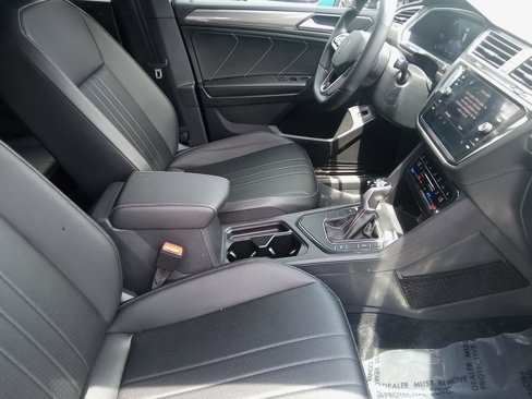 Used 2024 Volkswagen Tiguan SE R-Line image 28