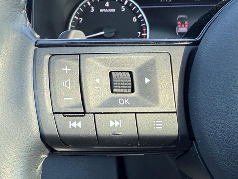 Used 2023 Nissan Pathfinder SL w/ SL Premium Package image 16