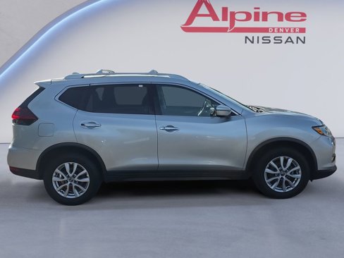 Used 2020 Nissan Rogue SV image 6