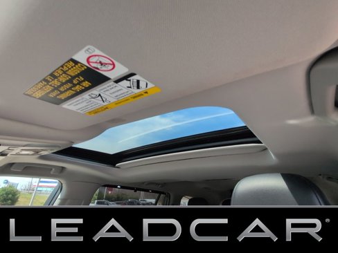 Used 2022 Toyota Highlander XLE image 26