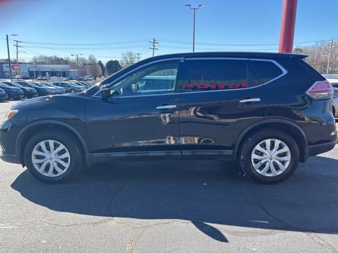 Used 2015 Nissan Rogue S w/ S Family Package image 4