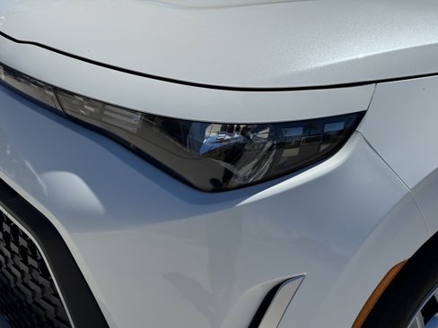 Certified 2025 Kia Soul LX w/ LX Technology Package image 9