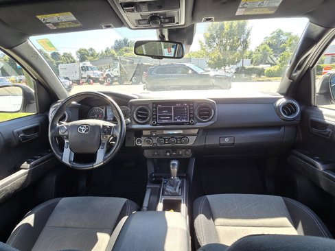 Used 2021 Toyota Tacoma TRD Off-Road image 17