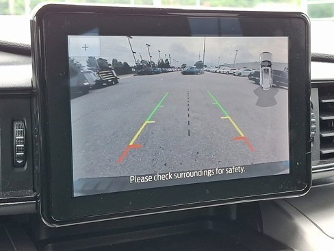 Used 2021 Ford Explorer XLT image 18