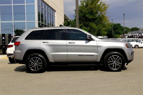 Used 2018 Jeep Grand Cherokee Trailhawk w/ Trailhawk Luxury Group image 4