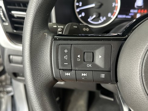 Used 2021 Nissan Rogue SV image 26