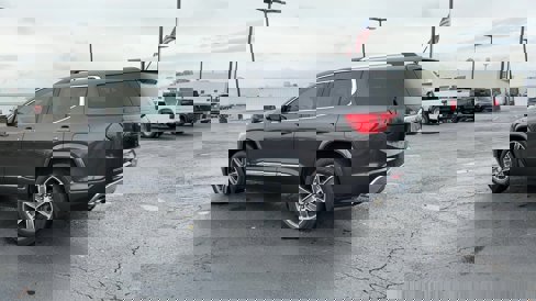 Used 2018 GMC Acadia Denali image 6