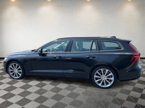 Used 2020 Volvo V60 T5 Momentum image 6