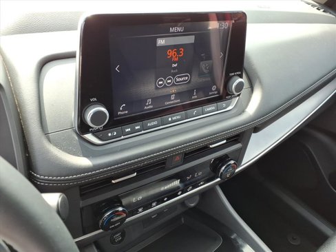 Used 2025 Nissan Rogue SV image 12