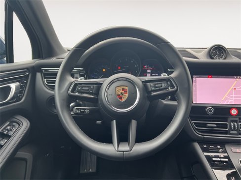 Used 2024 Porsche Macan image 12