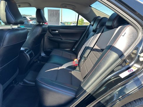 Used 2017 Toyota Camry SE image 14
