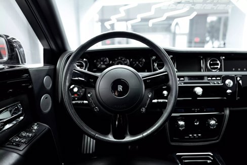 Used 2007 Rolls-Royce Phantom Sedan image 17