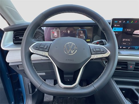New 2025 Volkswagen Tiguan SE image 11