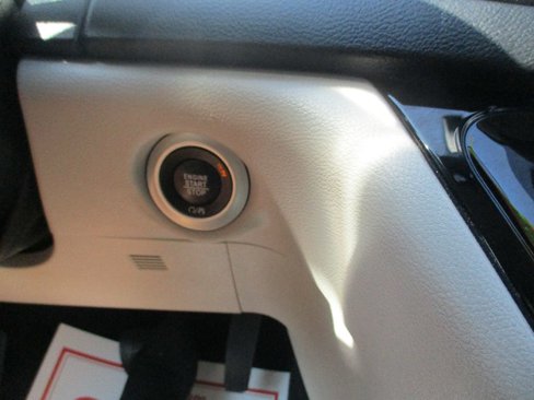 Used 2022 Chrysler Pacifica Touring-L image 6