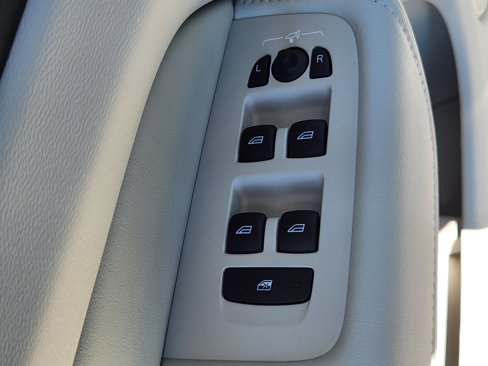New 2025 Volvo XC60 B5 Core image 19