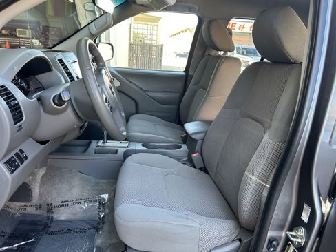 Used 2018 Nissan Frontier SV image 6