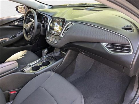 Used 2018 Chevrolet Malibu LT image 18