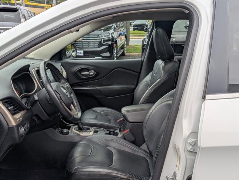 Used 2016 Jeep Cherokee Limited w/ Luxury Group image 13