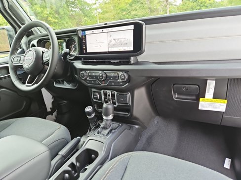 New 2025 Jeep Gladiator Sport image 16