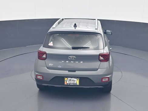 Certified 2021 Hyundai Venue SEL w/ Premium Package image 18