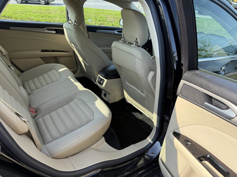 Used 2014 Ford Fusion SE image 11