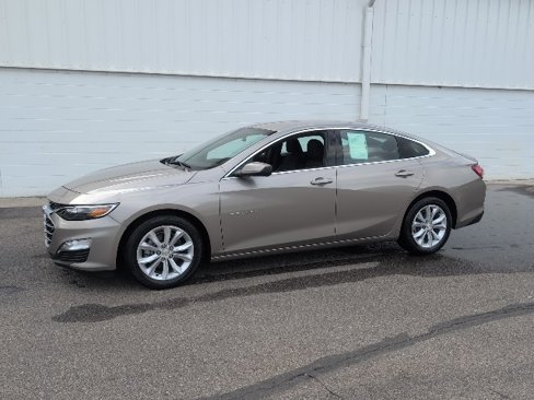 Used 2022 Chevrolet Malibu LT image 2