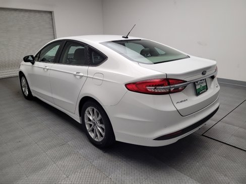 Used 2017 Ford Fusion SE w/ Fusion SE Technology Package image 5