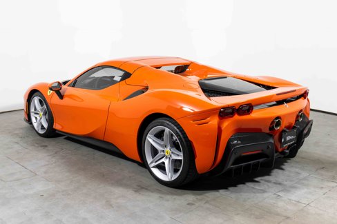 Used 2024 Ferrari SF90 Spider image 15