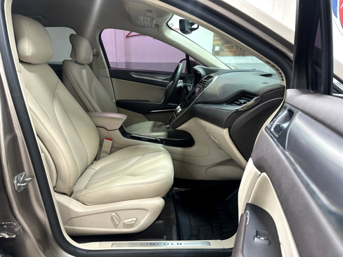Used 2019 Lincoln MKC Premiere image 24