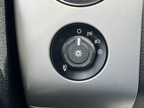 Used 2016 Ford Expedition Limited image 34