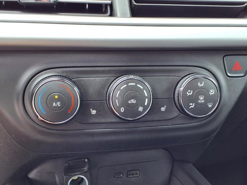 Used 2025 Chevrolet Trax RS image 9