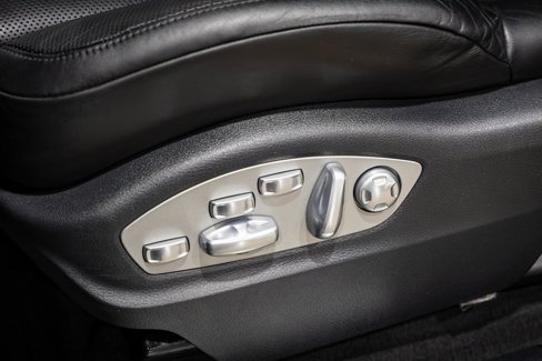 Used 2017 Porsche Macan Turbo image 22