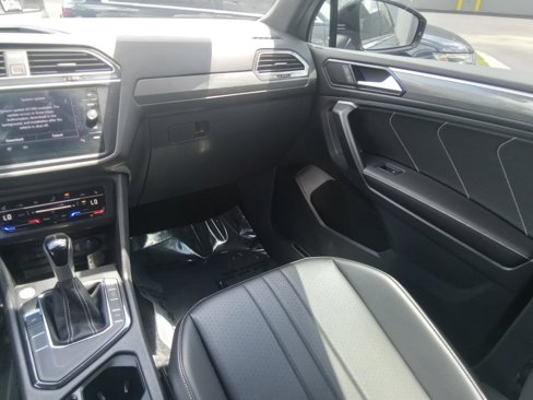 Used 2024 Volkswagen Tiguan SE R-Line image 23