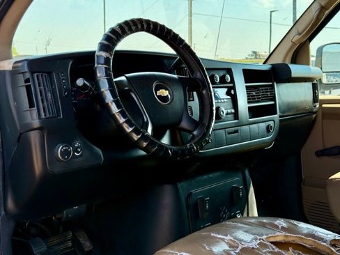Used 2010 Chevrolet Express 1500 image 13