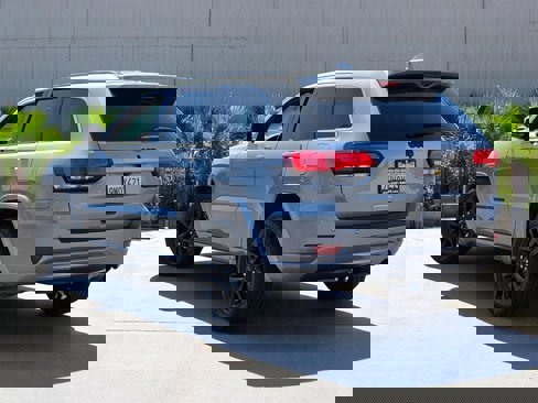Used 2019 Jeep Grand Cherokee Altitude image 10