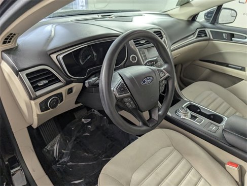 Used 2017 Ford Fusion SE image 14