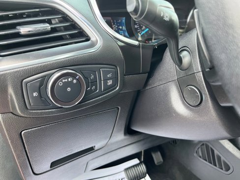 Used 2019 Ford Edge Titanium image 25