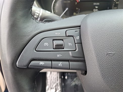Used 2019 Cadillac XT4 Luxury w/ Cold Weather Package image 21