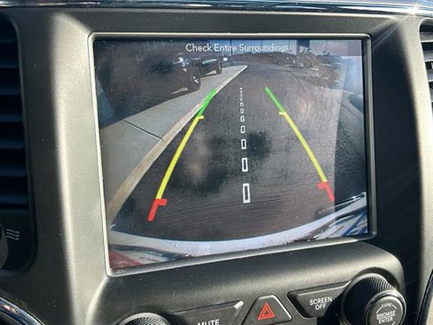 Used 2018 Jeep Grand Cherokee Altitude image 14