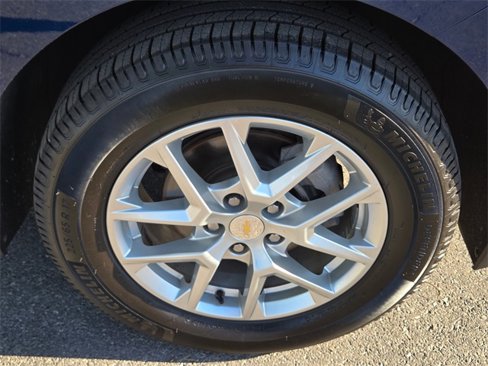 Used 2022 Chevrolet Equinox LS w/ LS Convenience Package image 9