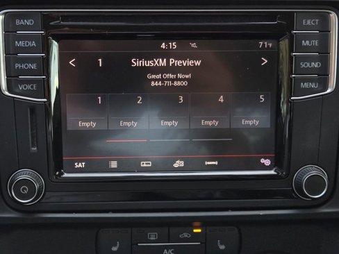 Used 2017 Volkswagen Jetta SE image 21
