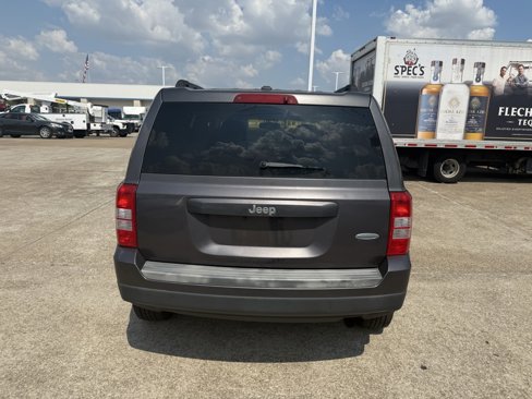 Used 2017 Jeep Patriot Latitude image 6